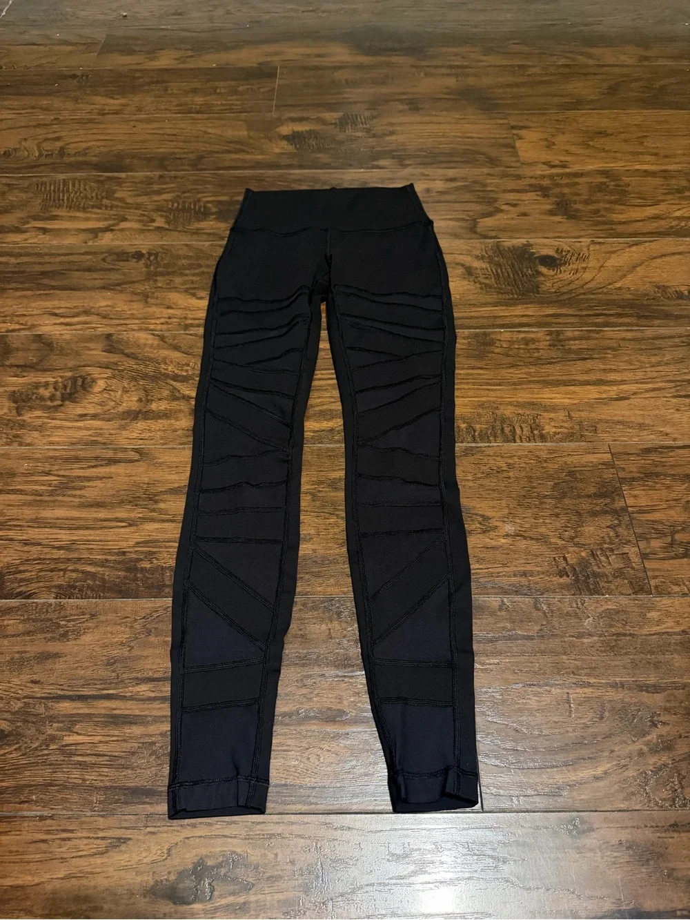 Lululemon women’s black wunder under pant tech mesh 28” leggings size 4